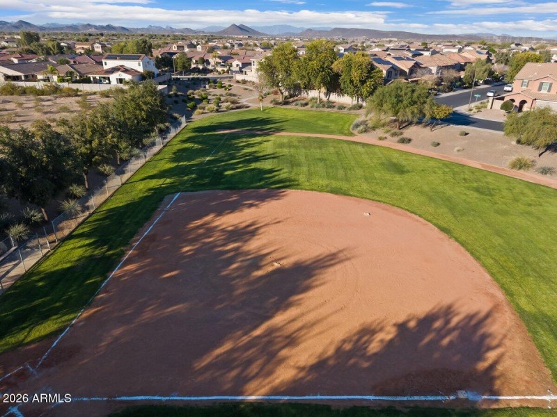 DesertSkyREM - 12055 W Tether Trl-31