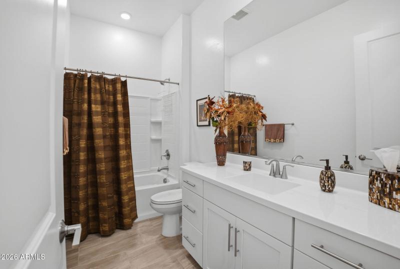 Arroyo Verde Guest Bath