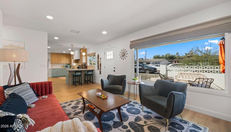 7-web-or-mls-Living Space1