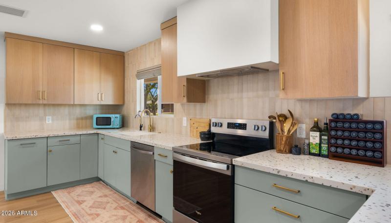 10-web-or-mls-Kitchen5