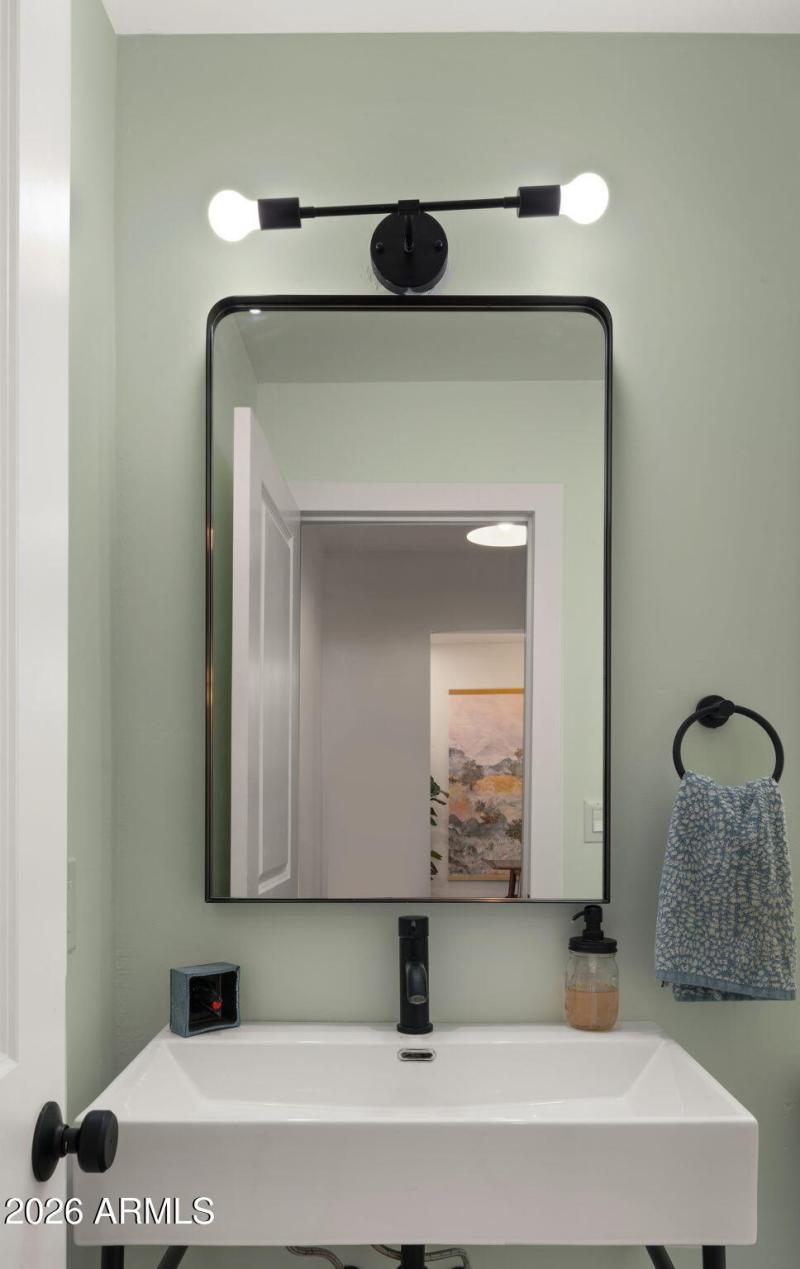 19-web-or-mls-Powder Room