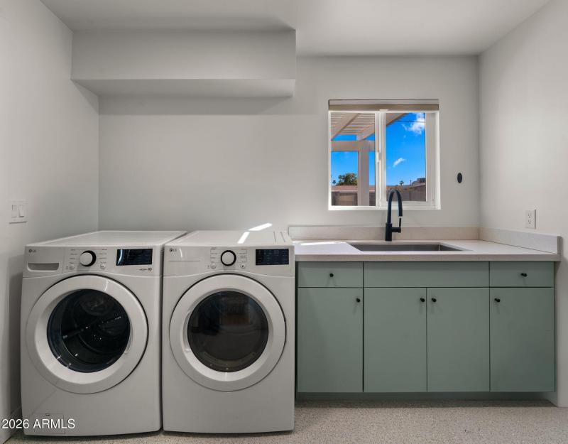 20-web-or-mls-Laundry Room