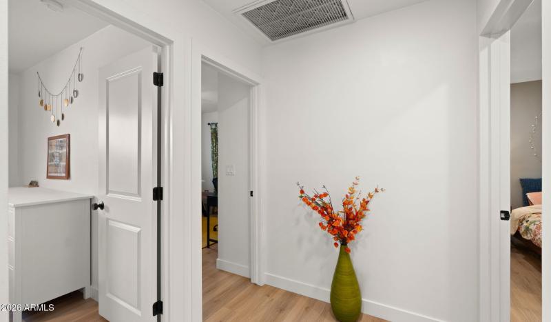 24-web-or-mls-Hallway1