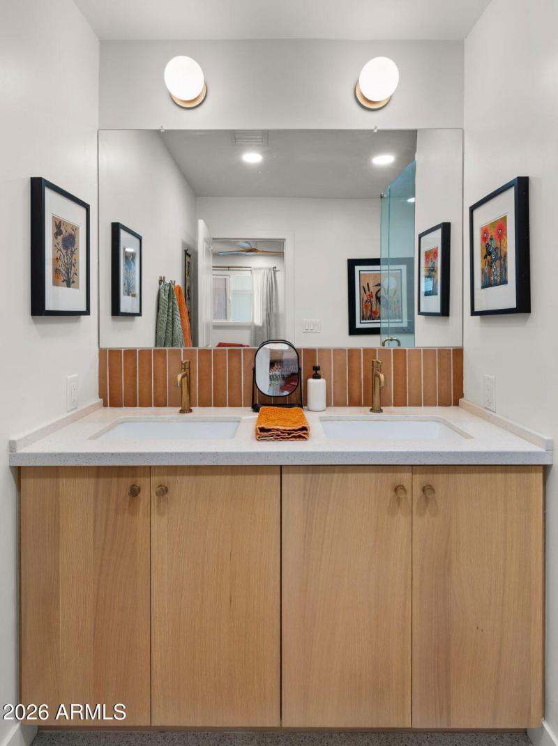 29-web-or-mls-Primary Bedroom5