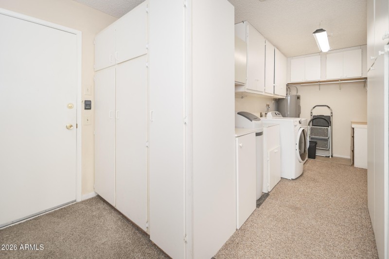 Washer/Dryer included