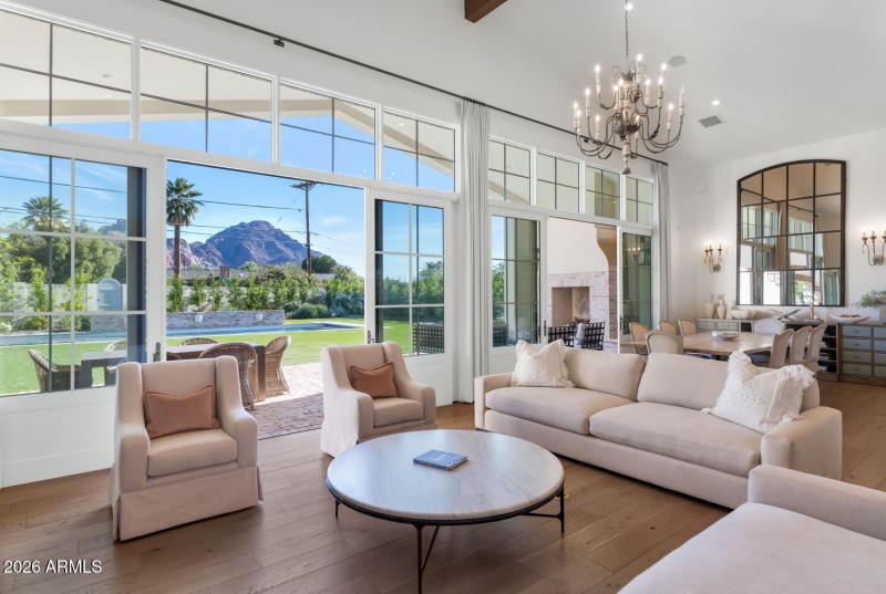 5119 N 41st St-large-012-051-5119 N 41st