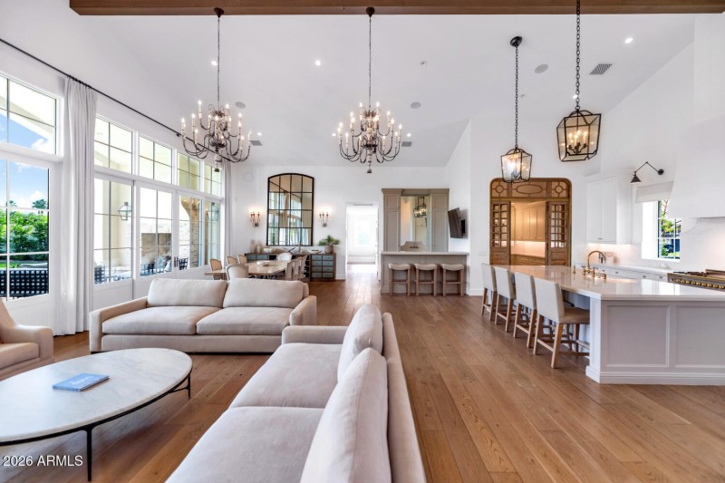 5119 N 41st St-large-020-058-5119 N 41st