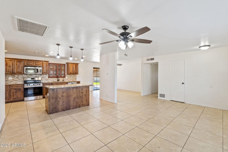 2055 W Edgemont Avenue, Phoenix 85009