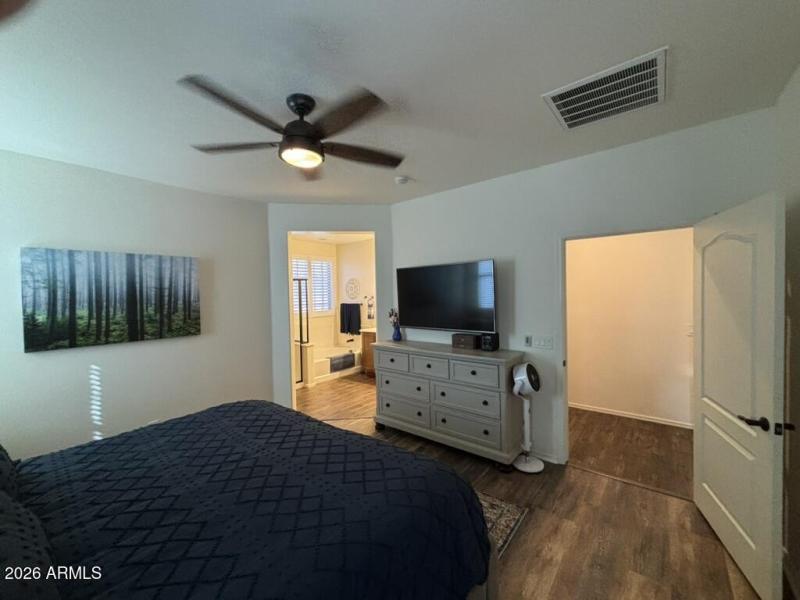 89C52BBA-9F56-4415-B72F-90F96C87D06F_1_1