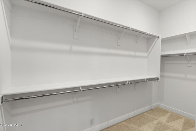 Ensuite Large Walk-In Closet