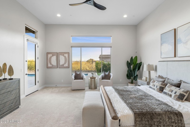 Primary Suite w Outdoor Access