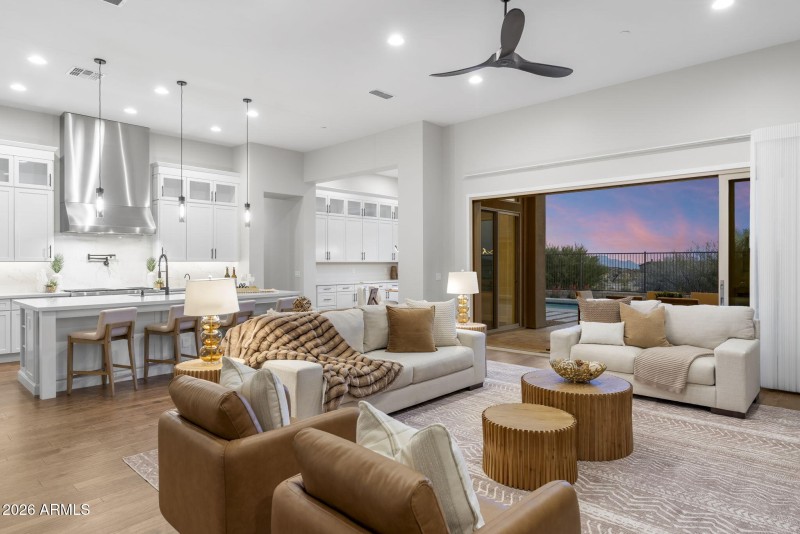 Great Room w Gorgeous Sunsets