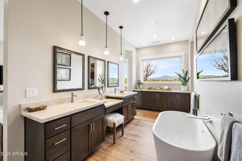 31-Primary Bathroom (2)