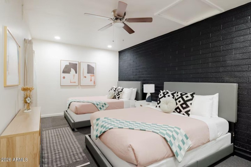 Guest Bedroom 4/1 Car Garage