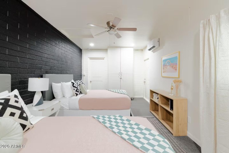 Guest Bedroom 4/1 Car Garage