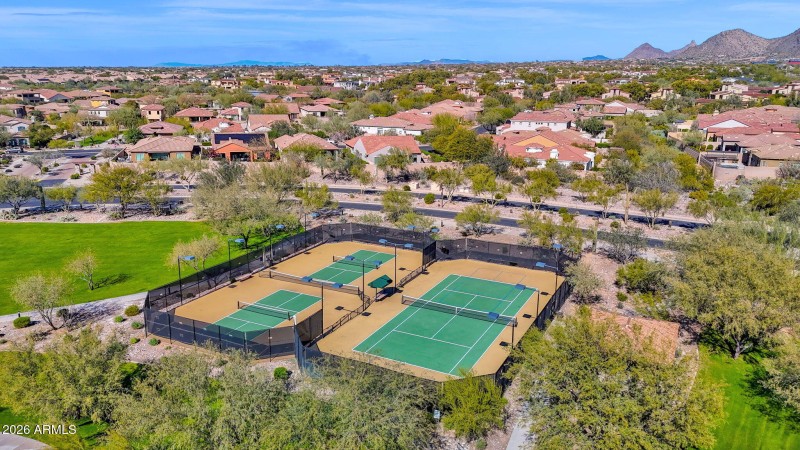 Pickleball & Tennis Courts