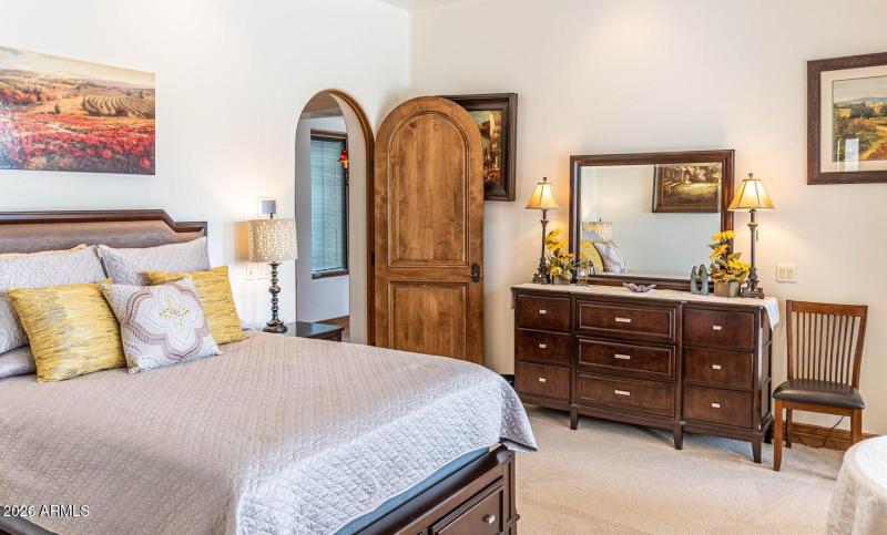 ENSUITE GUEST BEDROOM