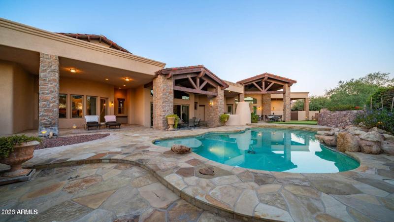 RESORT STYLE BACKYARD