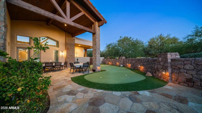 NINE HOLE PUTTING GREEN