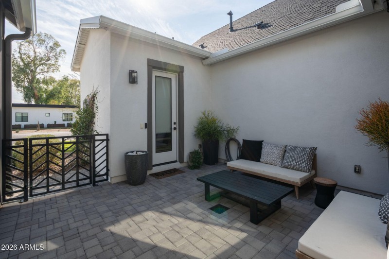 Front Porch to Casita