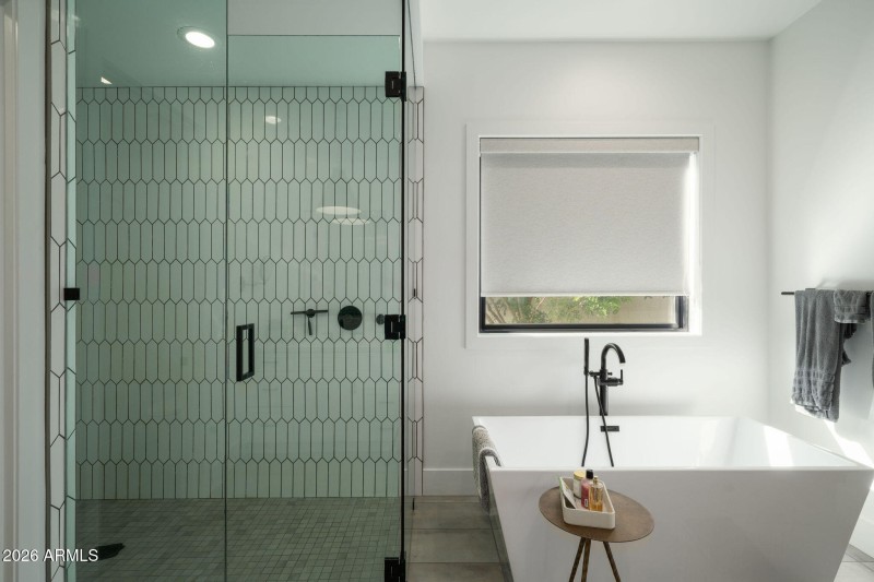 Pimary Bathtub and shower