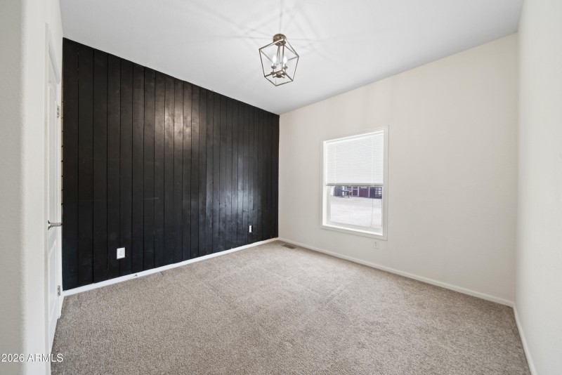 39624 N Central Ave 00022