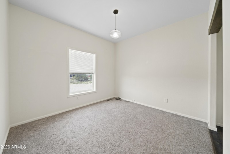 39624 N Central Ave 00023