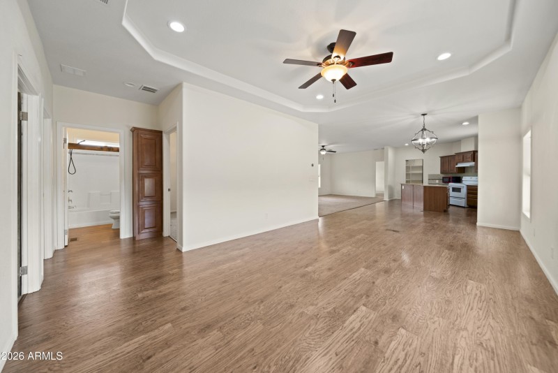 39624 N Central Ave 00024