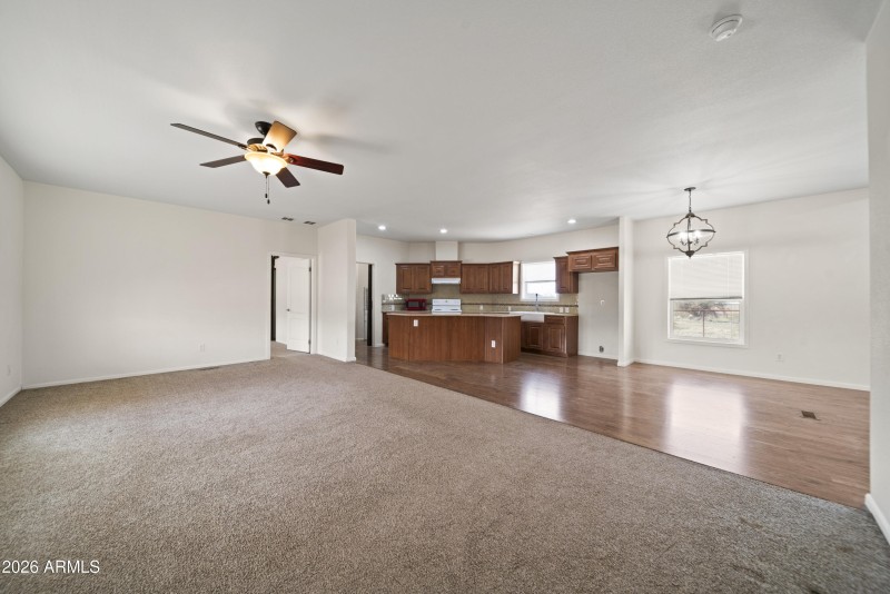 39624 N Central Ave 00027