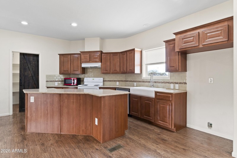 39624 N Central Ave 00031