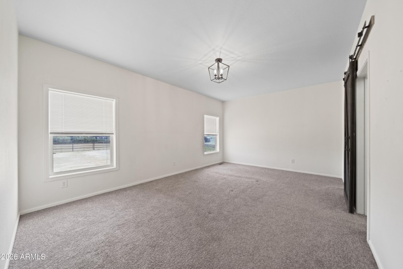 39624 N Central Ave 00036