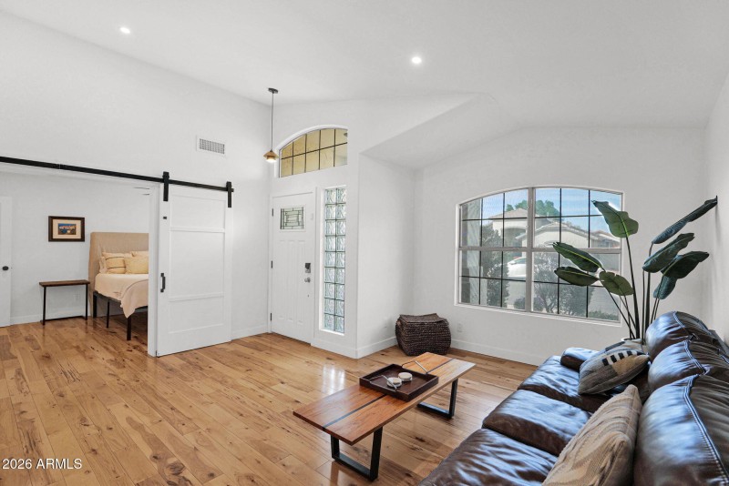 20-web-or-mls-P1471380