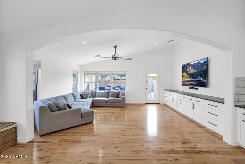 28-web-or-mls-P1471402