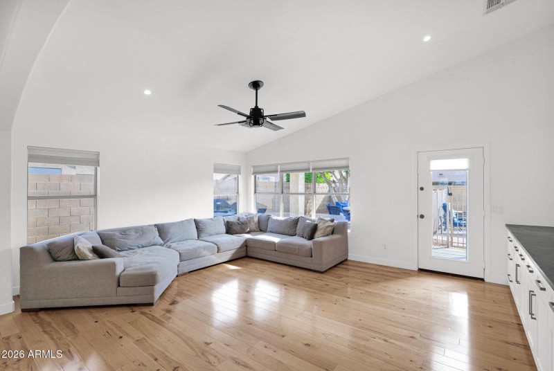 29-web-or-mls-P1471404