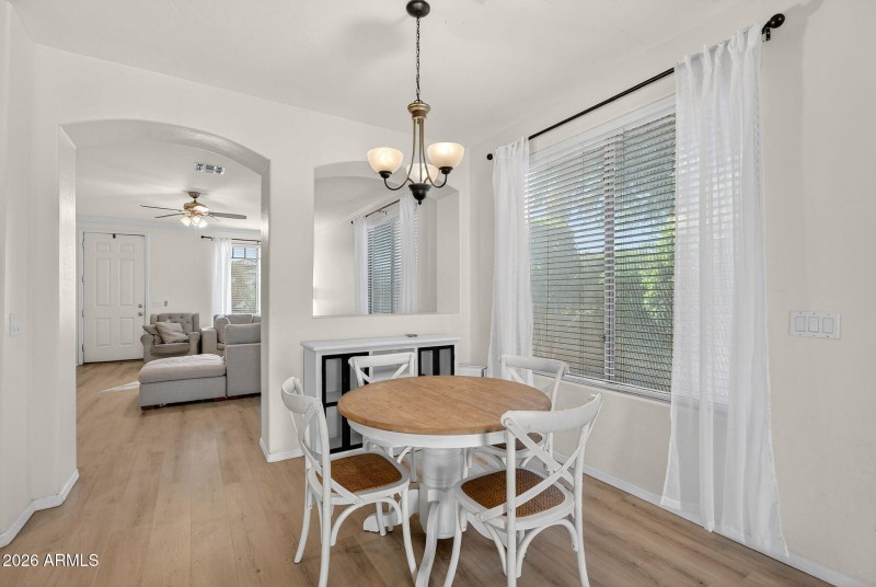 10-web-or-mls-22-E Lark Ct