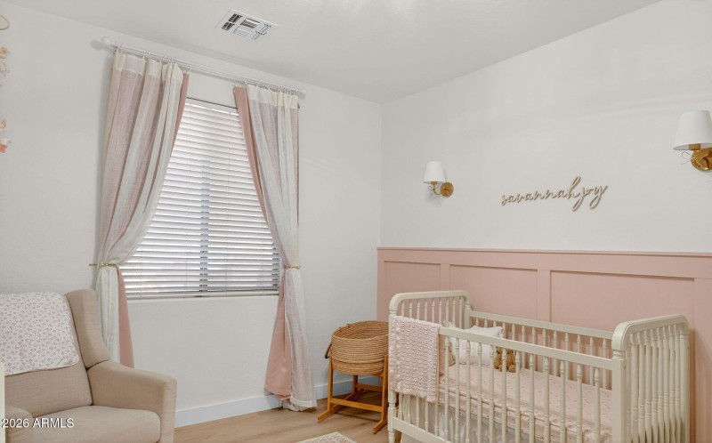 22-web-or-mls-04-E Lark Ct