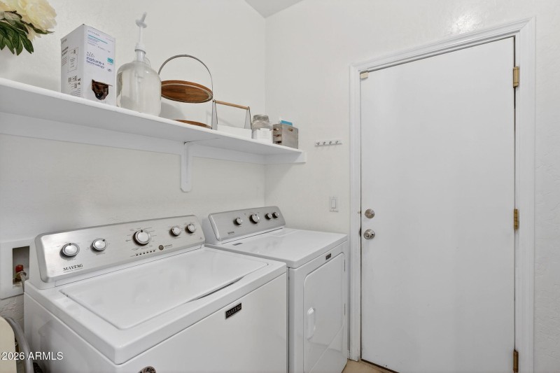 26-web-or-mls-18-E Lark Ct