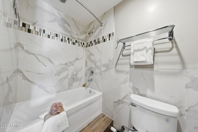 Guest Suite Bathroom