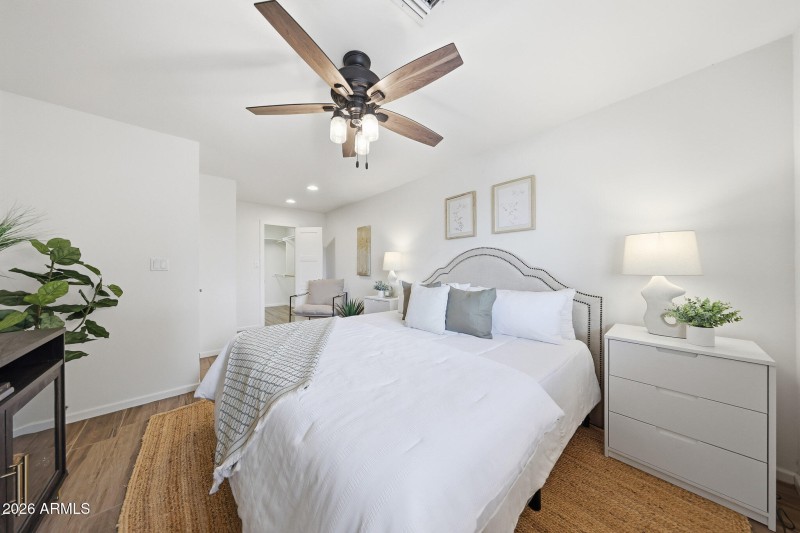 Primary Bedroom w/ walk in closet