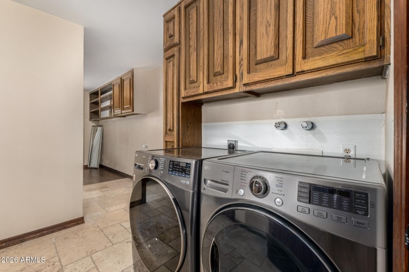 5022 E Calle De Los Flores