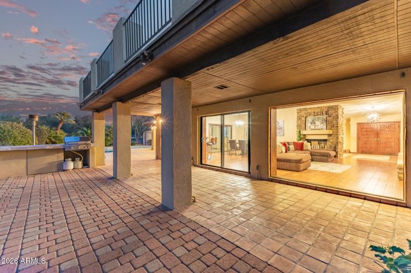 5022 E Calle De Los Flores