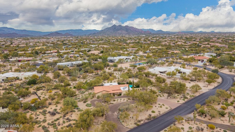 5022 E Calle De Los Flores