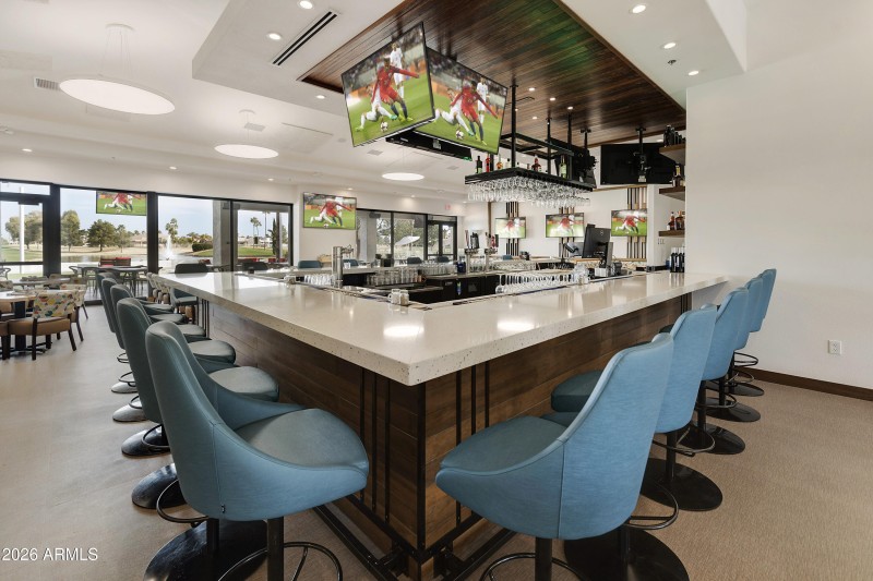 101 1 Grill on the Green (11) Bar