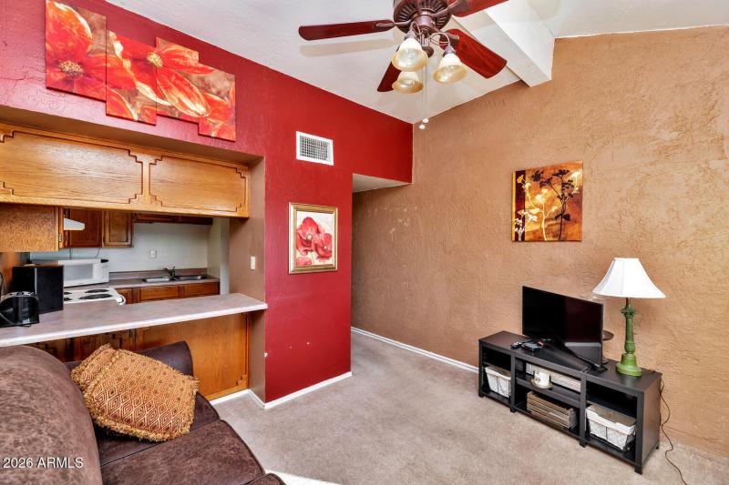 760 W Wickenburg Way-large-020-006-TOD73