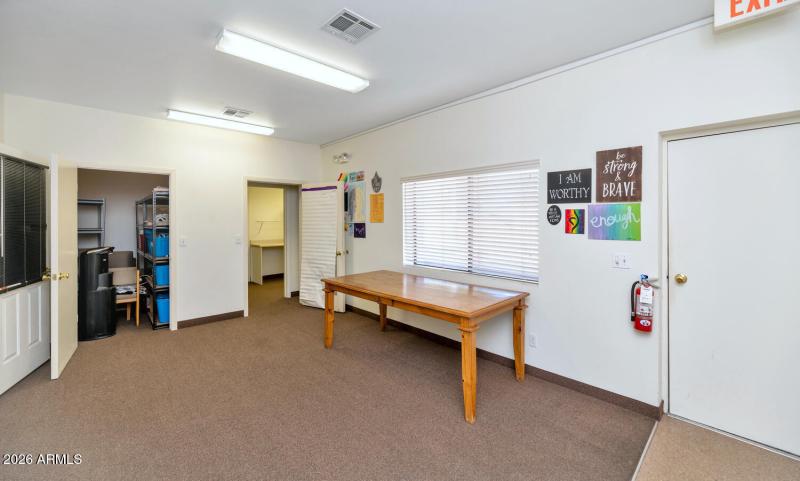 760 W Wickenburg Way-large-051-049-TOD73