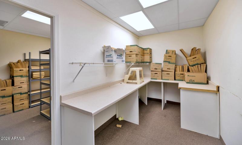 760 W Wickenburg Way-large-055-054-TOD73