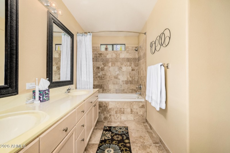16 Master Bathroom