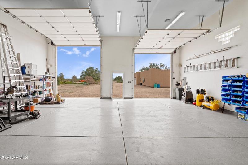 32-Workshop RV Garage