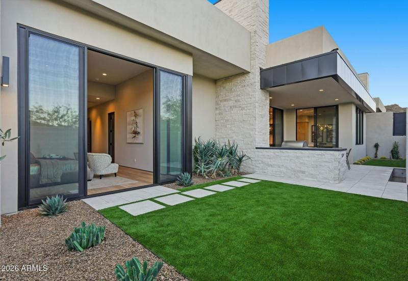 036_Primary WalkOut Patio