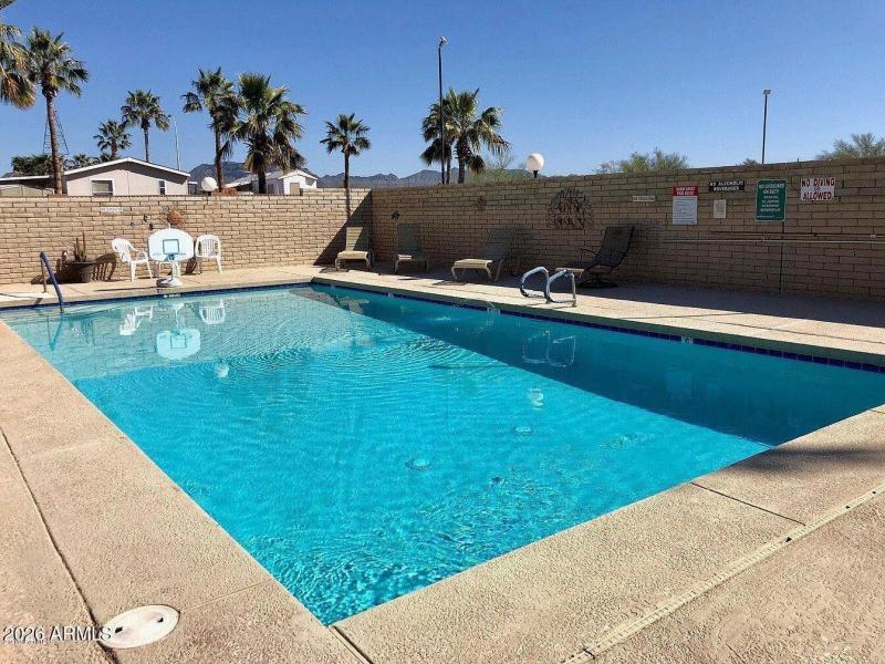 community-pool-sunnycrest